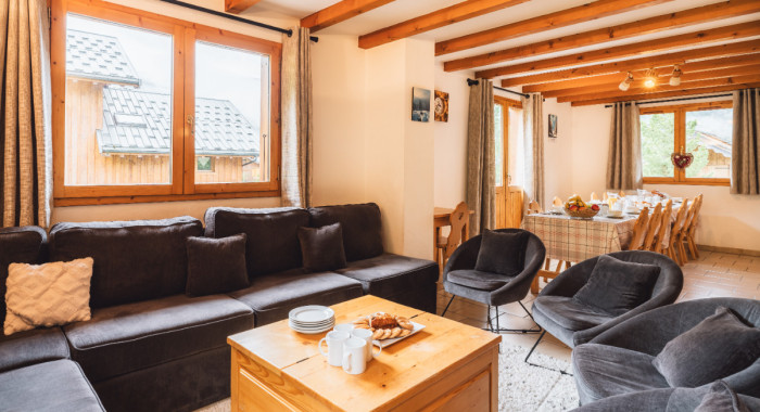 Chalet Alysson, Meribel ski chalet, image 2